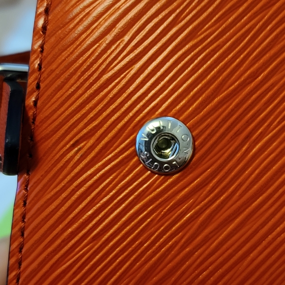 Louis vuitton TWIST TOTE - Picture 3 of 11